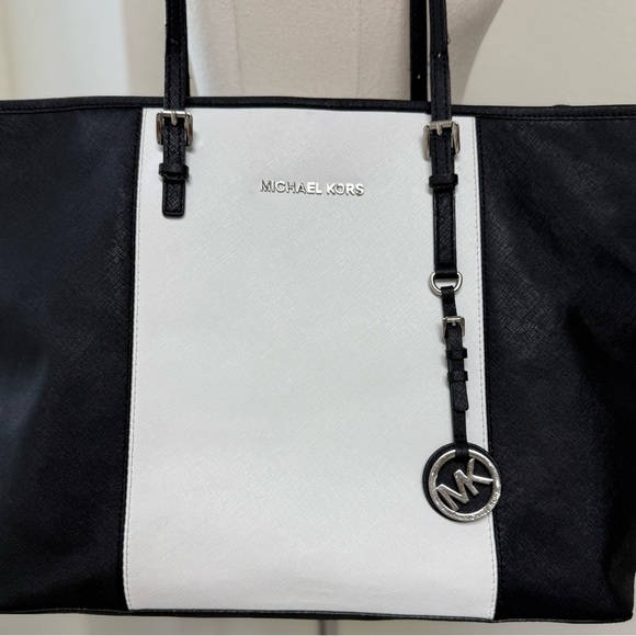 Michael Kors Black and White Jet Set Travel Large Saffiano Leather Open Tote Bag - Picture 3 of 9